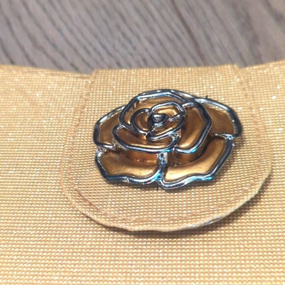 Elegant Gold Clutch with Floral Accent - Excellent Condition - Picture 2 of 5